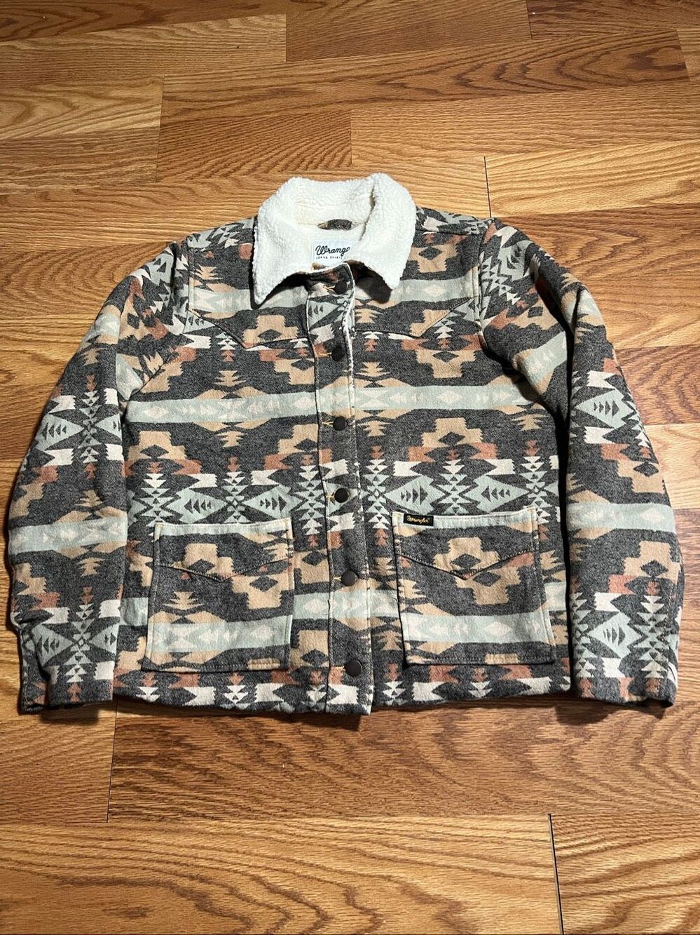 Wrangler Women’s Sherpa Lined Aztec Jacket Medium